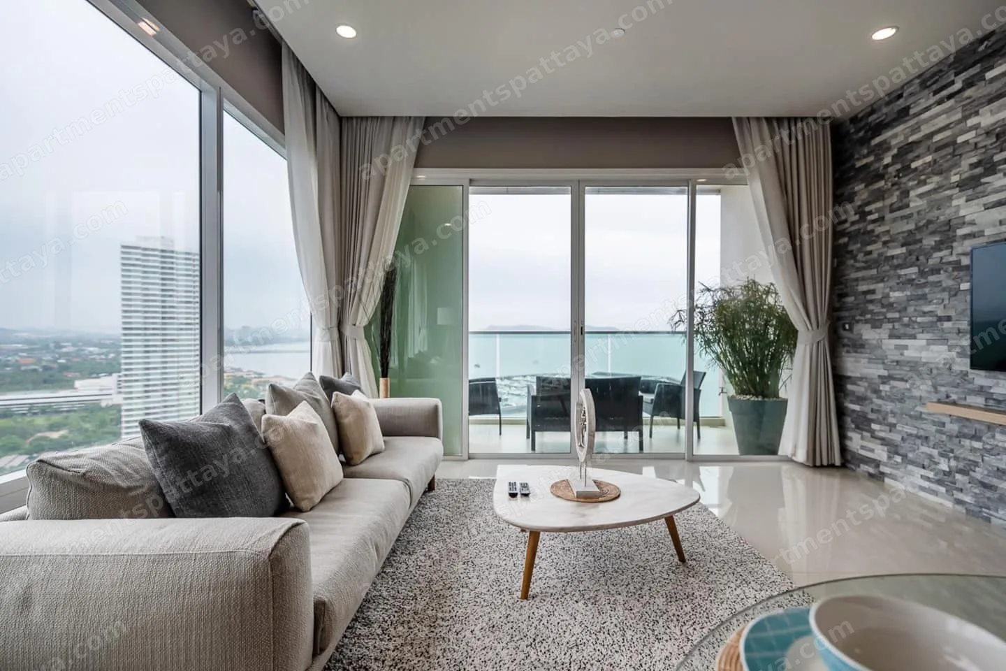 2-bedroom с большим балконом и видом на закат 3